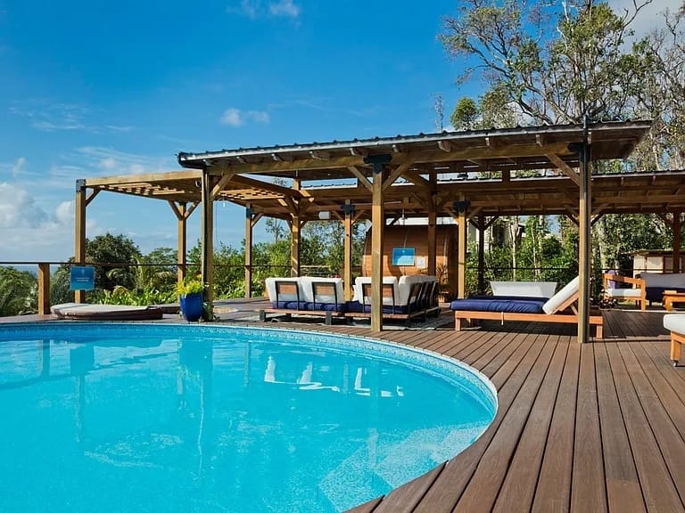 Pool & sun deck